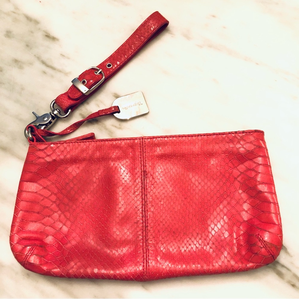 Tignanello leather pink clutch/ wristlet with Zipper, EUC